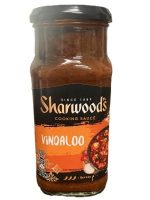 Sharwood's Vindaloo Indian Cooking Sauce 420g